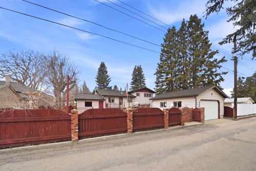 3919 43 Avenue, Red Deer, AB - Outdoor