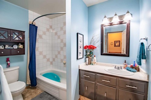 44 Norwest Close, Red Deer, AB - Indoor Photo Showing Bathroom