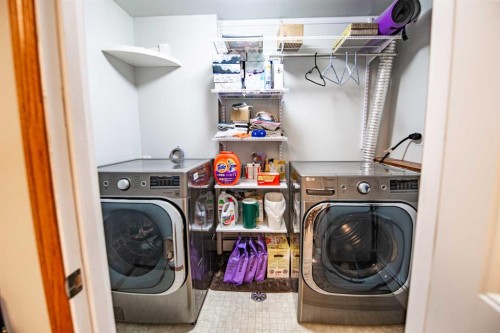 44 Norwest Close, Red Deer, AB - Indoor Photo Showing Laundry Room