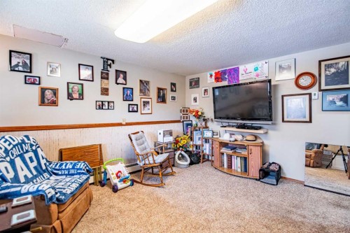 44 Norwest Close, Red Deer, AB - Indoor Photo Showing Other Room