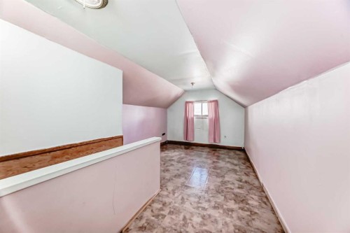 5017 54 Ave, Ponoka, AB - Indoor Photo Showing Other Room