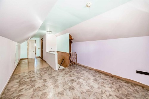 5017 54 Ave, Ponoka, AB - Indoor Photo Showing Other Room