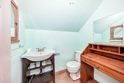 5017 54 Ave, Ponoka, AB - Indoor Photo Showing Bathroom