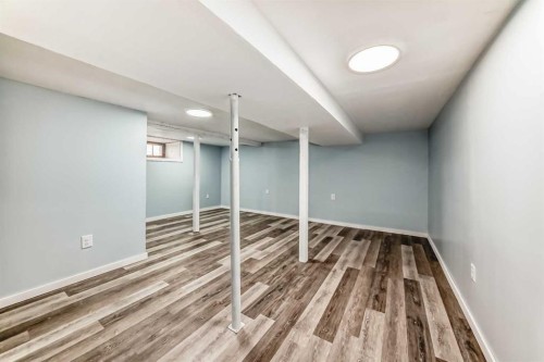 5017 54 Ave, Ponoka, AB - Indoor