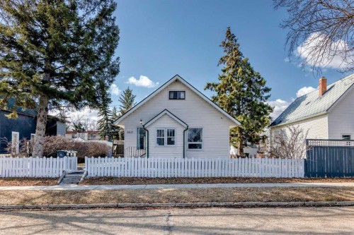 5017 54 Ave, Ponoka, AB - Outdoor