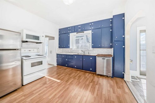5017 54 Ave, Ponoka, AB - Indoor Photo Showing Kitchen