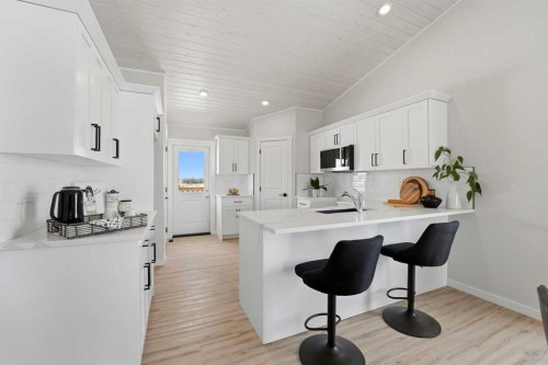 78 Parlby Crescent, Lacombe, AB - Indoor Photo Showing Kitchen