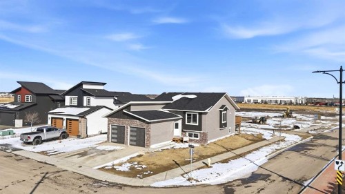78 Parlby Crescent, Lacombe, AB - Outdoor