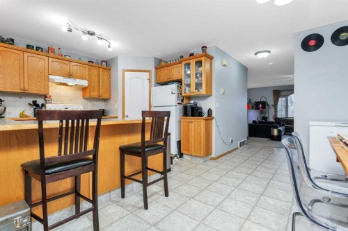 6203 Orr Drive, Red Deer, AB - Indoor Photo Showing Kitchen