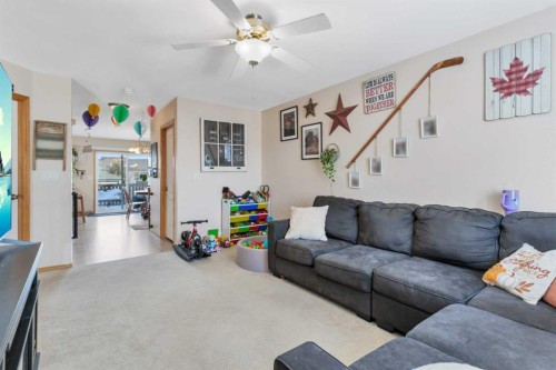 6205 Orr Drive, Red Deer, AB - Indoor Photo Showing Living Room