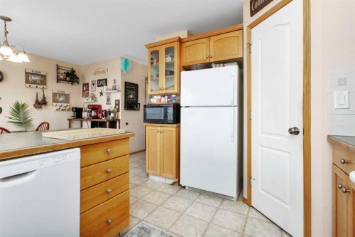 6205 Orr Drive, Red Deer, AB - Indoor Photo Showing Kitchen