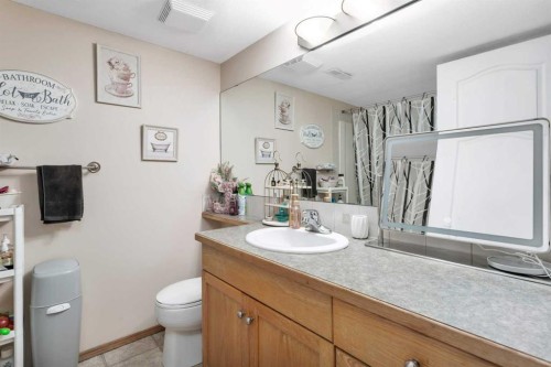 6205 Orr Drive, Red Deer, AB - Indoor Photo Showing Bathroom