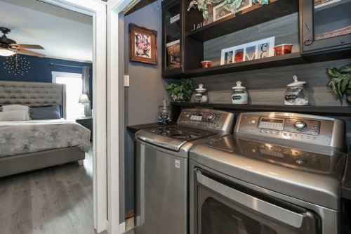 25 Kee Close, Red Deer, AB - Indoor Photo Showing Laundry Room