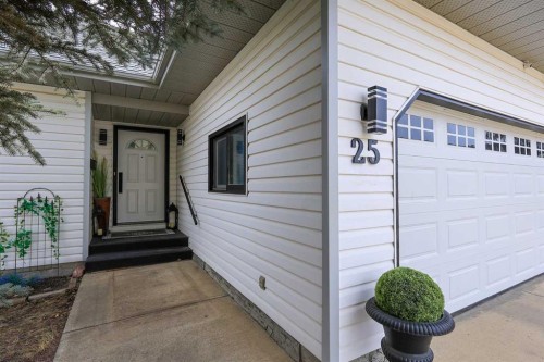 25 Kee Close, Red Deer, AB - Outdoor With Exterior
