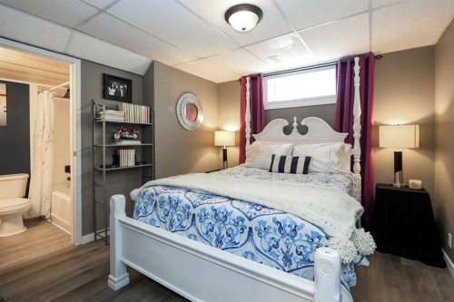 25 Kee Close, Red Deer, AB - Indoor Photo Showing Bedroom