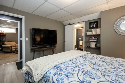 25 Kee Close, Red Deer, AB - Indoor Photo Showing Bedroom