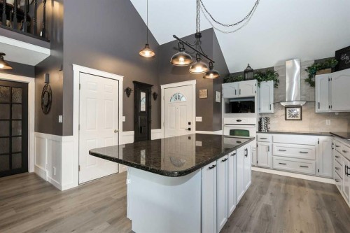 25 Kee Close, Red Deer, AB - Indoor Photo Showing Kitchen