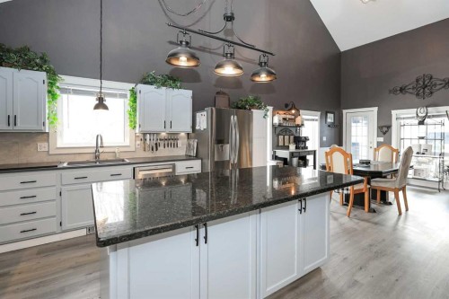 25 Kee Close, Red Deer, AB - Indoor Photo Showing Kitchen With Double Sink