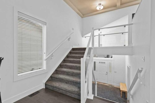 25 Leaside Crescent, Sylvan Lake, AB - Indoor Photo Showing Other Room