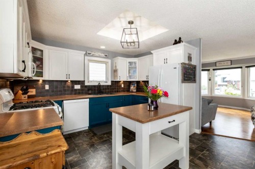 62 Rupert Crescent, Red Deer, AB - Indoor Photo Showing Other Room