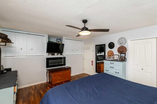 62 Rupert Crescent, Red Deer, AB - Indoor Photo Showing Bedroom