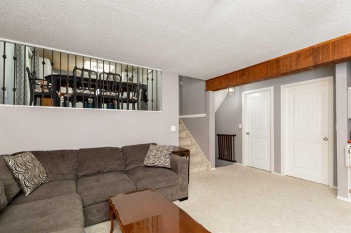 62 Rupert Crescent, Red Deer, AB - Indoor Photo Showing Living Room