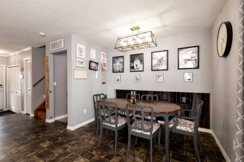 62 Rupert Crescent, Red Deer, AB - Indoor Photo Showing Dining Room