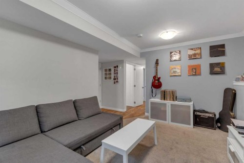 26 Mckinlay Crescent, Lacombe, AB - Indoor Photo Showing Living Room