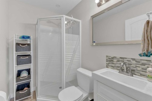 26 Mckinlay Crescent, Lacombe, AB - Indoor Photo Showing Bathroom