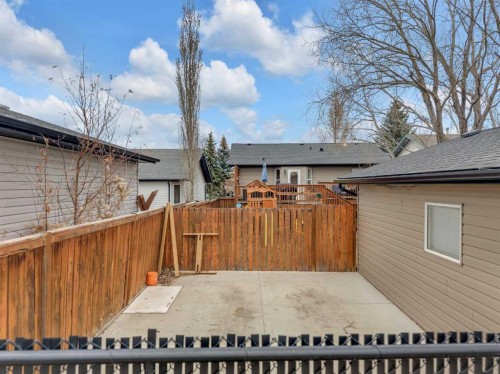 26 Mckinlay Crescent, Lacombe, AB - Outdoor