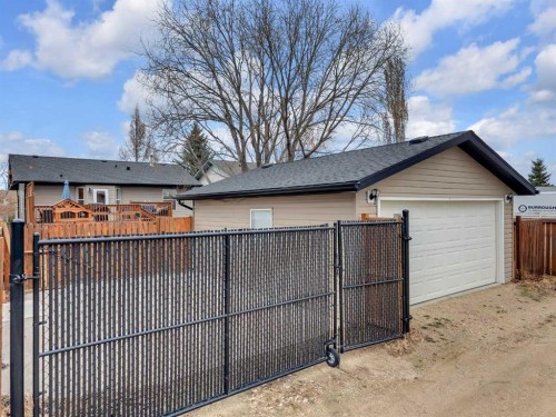 26 Mckinlay Crescent, Lacombe, AB - Outdoor With Exterior