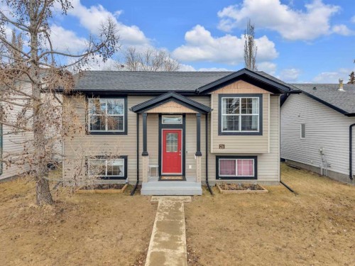 26 Mckinlay Crescent, Lacombe, AB - Outdoor