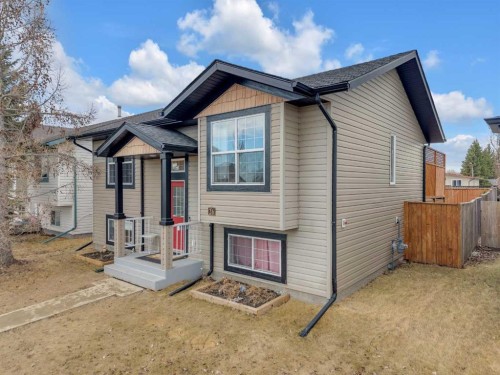 26 Mckinlay Crescent, Lacombe, AB - Outdoor