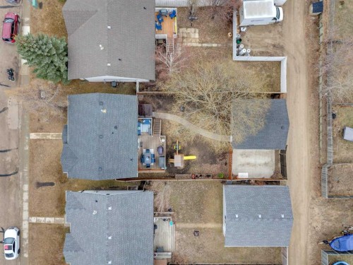 26 Mckinlay Crescent, Lacombe, AB - Outdoor