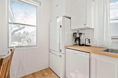 5015 49 Avenue, Onoway, AB - Indoor Photo Showing Kitchen