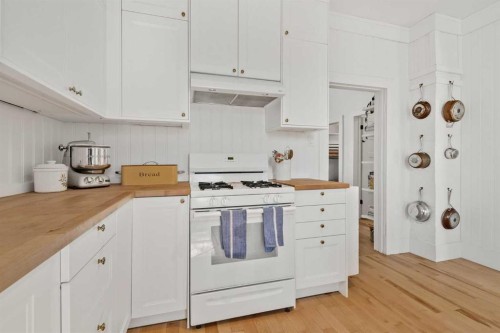 5015 49 Avenue, Onoway, AB - Indoor Photo Showing Kitchen