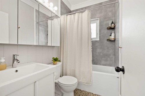 5015 49 Avenue, Onoway, AB - Indoor Photo Showing Bathroom