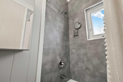 5015 49 Avenue, Onoway, AB - Indoor Photo Showing Bathroom