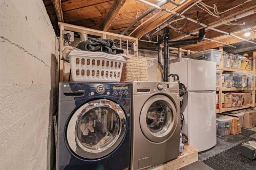 5015 49 Avenue, Onoway, AB - Indoor Photo Showing Laundry Room
