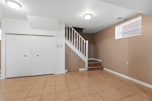 4624 49 Street, Red Deer, AB - Indoor Photo Showing Other Room