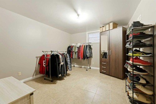 4624 49 Street, Red Deer, AB - Indoor
