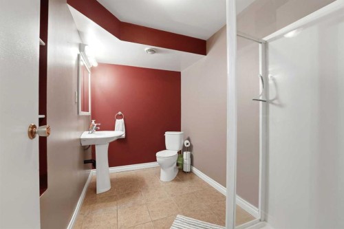 4624 49 Street, Red Deer, AB - Indoor Photo Showing Bathroom