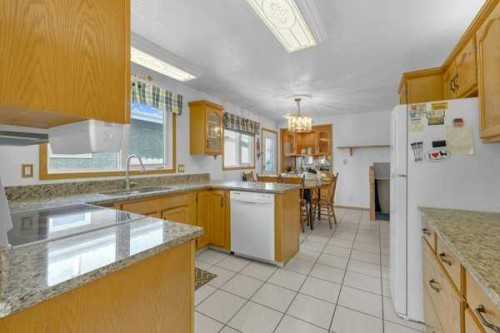 231 Barrett Drive, Red Deer, AB - Indoor Photo Showing Kitchen