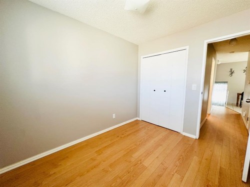15 Pinecliff Close Ne, Calgary, AB - Indoor Photo Showing Other Room