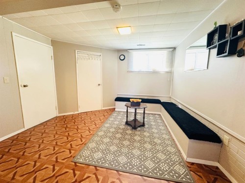 15 Pinecliff Close Ne, Calgary, AB - Indoor Photo Showing Other Room