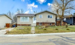 5232 38 Street Crescent Innisfail, AB T4G 1G7