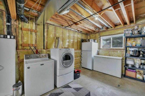 176 Westgate Crescent, Blackfalds, AB - Indoor Photo Showing Laundry Room