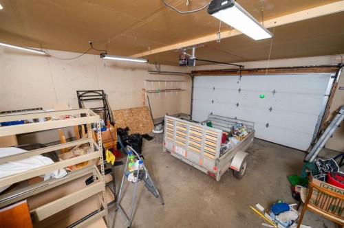 60 Daniel Close, Red Deer, AB - Indoor Photo Showing Garage