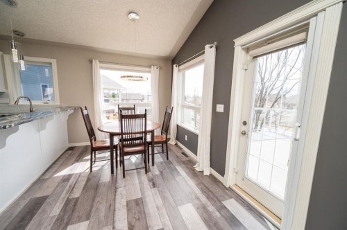 60 Daniel Close, Red Deer, AB - Indoor Photo Showing Dining Room