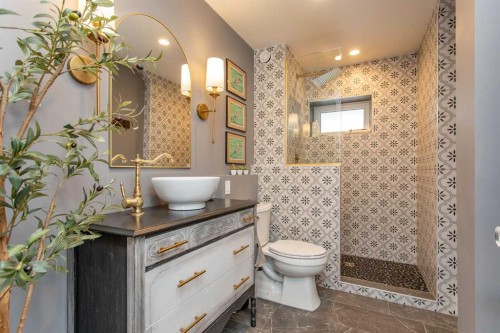 1130 Breakers Way, Sunbreaker Cove, AB - Indoor Photo Showing Bathroom